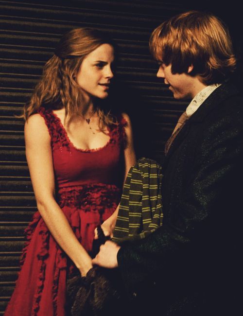 Ron & Hermione still 3